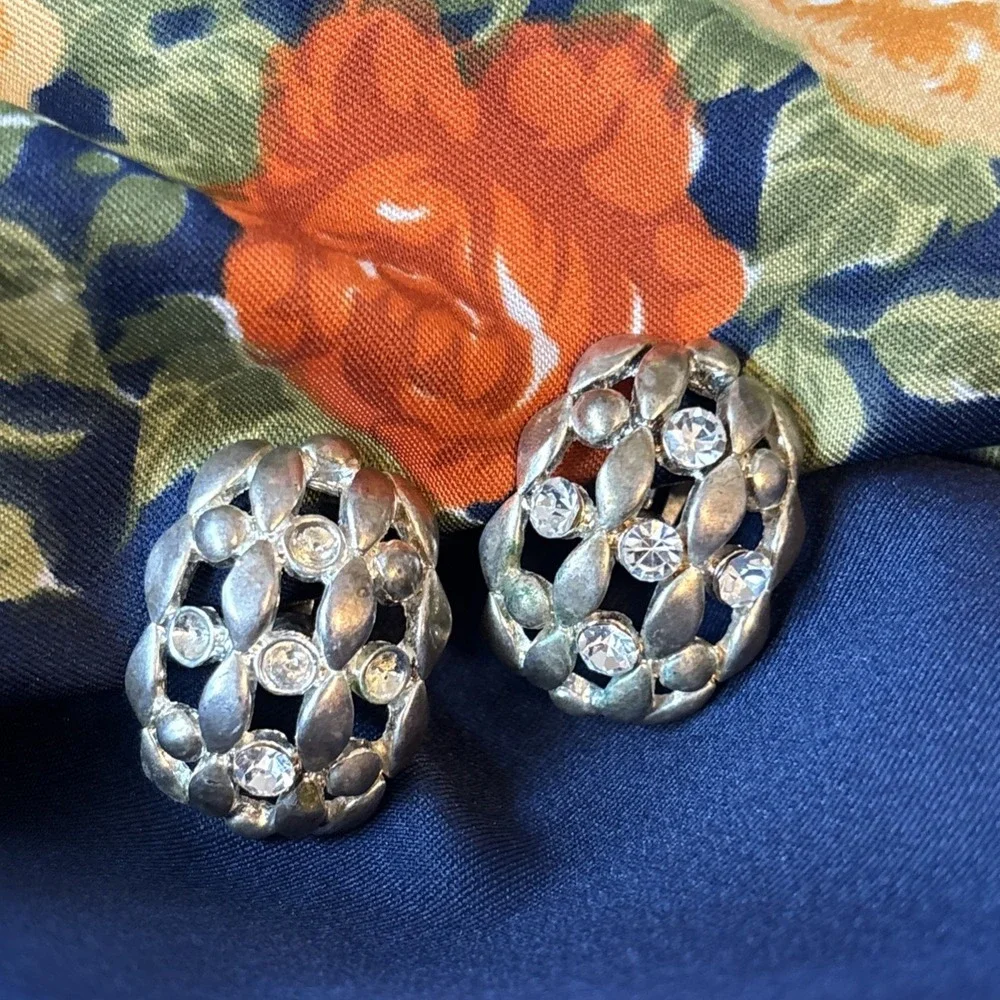Vintage‎ Rhinestone Clip On Earrings Silver Tone Openwork Mid Century Retro